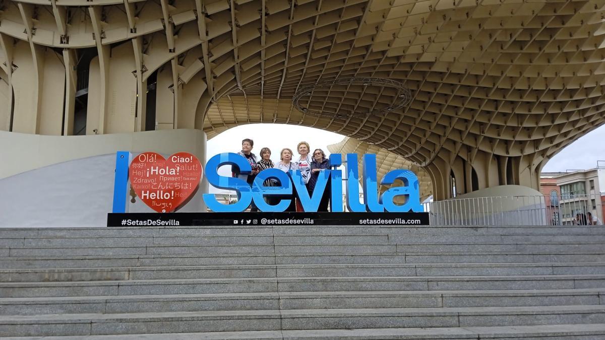 Wyjazd Erasmus+Zwiedzanie Sewilli, między innymi Alcazar, Plac Hiszpański, Katedrę i wiele innych ciekawych miejsc
